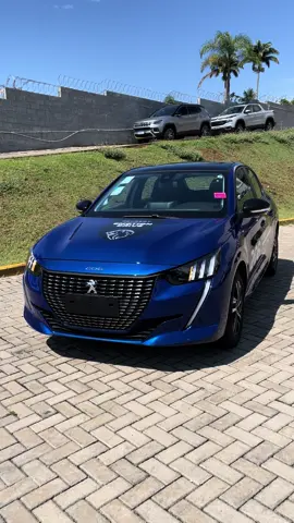 Novo Peugeot 208 1.0 turbo na área Top Motors! #peugeot #peugeot208 #208 #turbo #carros #sport #azul #viagem #griffe #novo208 #brasil #france #saopaulo 