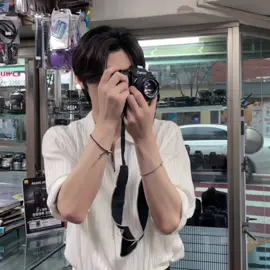 Sunghoon with camera = healing 🫶🏻✨ #sunghoon #enhypen 