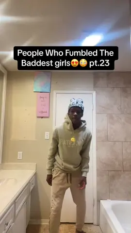 Omg😳#greenscreen #viral #fypシ #fouryoupage #letsgo #goviral #100kotw #isweartogodiwilllike #1millionviews #jakepual #skybri #fumbled #baddest #girls #wow #insane 