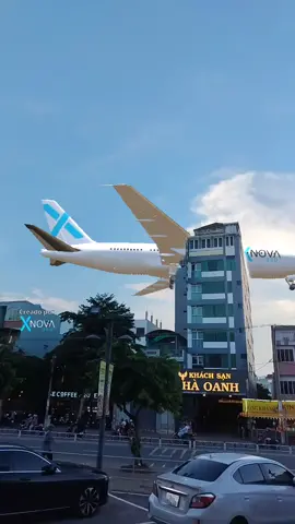 Máy bay hạ cánh tại Lotte Gò Vấp 😨😨😨