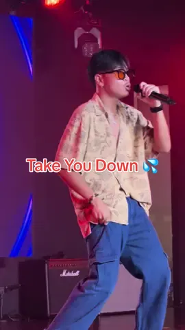 So get ready babe! 🤭 #takeyoudown #takeyoudownchallenge #chrisbrown #takeyoudownchrisbrown #singerperformer #tiktoksingers #hansparonda #gignight #fyp #fy @chrisbrownofficial 