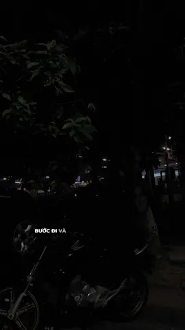 Ngày anh bước đi và khẽ nói sẽ không quay về..