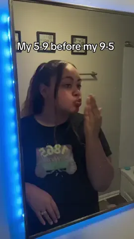 So i had to take myself to work today which i dont love cus its a far walk but the downtown chicago views 😍 but happy Wednesday friends #MomsofTikTok #momlife #momtok #fyp #morningroutine #mommorningroutine #viral #grwm 