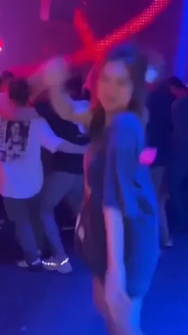hidup itu ngejar cita - cita bukan ngejar yang ga cinta #djkhaled #djs_lovers #djremix #djangelx #dj #dugemsehat #clubmalam #emotionalfestmakassar2023 #clubmalammenangbanyak #clubkorea #club #Karoke #karokean #karokeanditiktokaja #karokeimpressions #karokeanbareng #karokenight #goyangan 