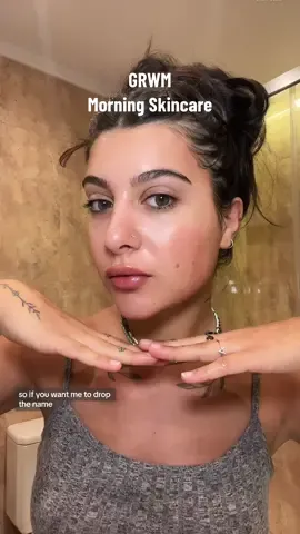 I recorded this video in my dad’s house in madrid and I took all of my fave skincare products from the UK with me as i cant leave without them 🥲 #grwm #grwmskincare #skincare #morningroutine #morningskincareroutine #faveskincareproducts #glowyskincare #skincaretips #lorealhyaluronicacid #theordinaryascorbylglucoside #fyp 