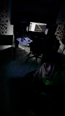 Koukáš mi do očí vidíš zmrda a ne děcko 👀🥶 #PTK #foryou #czrap #czechrepublic #czechraplyrics #silentkill 