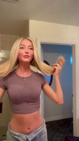 the perfect blow out✨ thank you @amika 🧡 #fyp #emilydobson #hairtutorial #blowout #amika #blowoututorial 