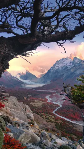 Our planet 🌎 #patagonia #elchalten #argentina #sunrise #amanecer #mountain 
