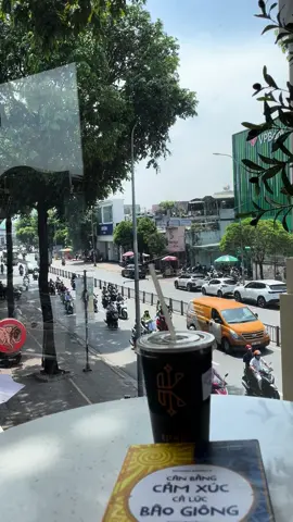 Với mình, khi Stress mình sẽ đi cf một mình và ngắm nhìn dòng người qua lại🤍#mộtchútbuồn #bìnhyên #katinatsaigonkafe 