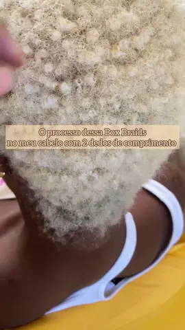 Mostrei um pouco de como foi o processo da aplicação dessa Box Braids no cabelo com 2 dedos de comprimento! É importante ressaltar que não são todos os cabelos que possibilitam a aplicação deste método com esse tamanho de cabelo, o @trancamaisquetapouco faz uma análise antes para saber se é possível ou não fazer a aplicação, além disso, eles trabalham com um método específico de nó resultando neste acabamento que AMO! ❤️ #boxbraids #explore #trancista 