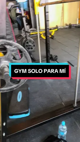 Amé tener todo el espacio para mí 💕  Aproveché que se activan tarde por aquí, pero que igual este gym abre temprano y ahí me tuvieron 🏋🏽‍♀️  Hoy tocó isquios y sí me costó más que ayer que fue pecho. La altura ya se hizo sentir en el entrenamiento de piernas 🦵  Creo que se llama C&Y Fitness Gym, está en Jr Nicolas de Pierola - Huancavelica  #gym #gymtime #gymrat #Fitness #huancavelica #peru #travel 