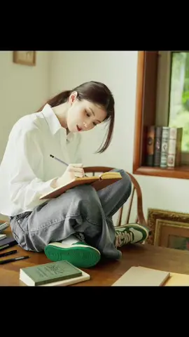 รองเท้า  Autry Medalist Low📍 #พรีออเดอร์ 💚Green เริ่มต้น 6,390 -7,090 ฿ 👟Vintage เริ่มต้น 6,990 - 7,990 ฿  Size: 35 - 44 eu (สอบถามเพิ่มเติมได้) 📍รอ 7-15 วัน ✅รับประกันสินค้าแท้ 💯 % (สินค้าจาก official แบรนด์ Autry) ✅จัดส่งฟรี   #autry #รองเท้าautry #พรีออเดอร์รองเท้าautry #autryพร้อมส่ง #autrysohe #autryshoes #autryrose #sneakersautry #autrysneakers #sneakers #autrylisa