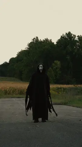 Spooky Scary Ghosty👻 #spookyscaryskeletons #dance #ghostface #scream #scream5 #screammovie #screammovies #woodsboro #ghostfacecosplay #spookyseason #halloween 