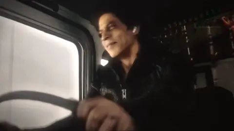 #JAWAN  I loved this scene so much. #fy #foryou #fyp #foryoupage #shah #rukh #khan #xyzcba #jawan #edit ac:@nmyy 