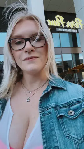 Peter Pane und mein ehrliches Feedback 🤗  @Peter Pane  #peterpane #feedback #burger #essengehen #magdeburg #fastfood #peterpanemagdeburg #hollimolli #ehrlich #feedback 