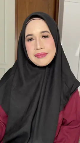 ❤️ #matureskinmakeup #makeuppendampingwisuda #makeuwisudajogja #muajogja 