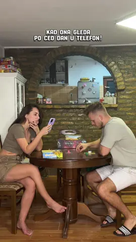 Nikad nista ne valja.. 😂 Posalji nekome ko se ne odvaja od telefona! 🤪👊