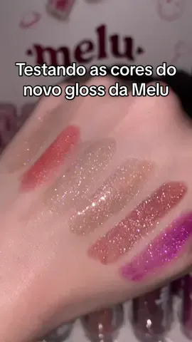 Testando os novos glosses da Melu! Todos estão disponíveis lá em nosso site e o link ta na bio! www.bycandy.com.br  #melu #glossmelu #novidademelu #atacadomelu #lancamentomelu #glossglittermelu #glosscomglittermelu 