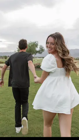 One of my fav was to direct couples! #coupleposes #couplecomedy #photography #arizonaphotographer #couplesphotoshoot 