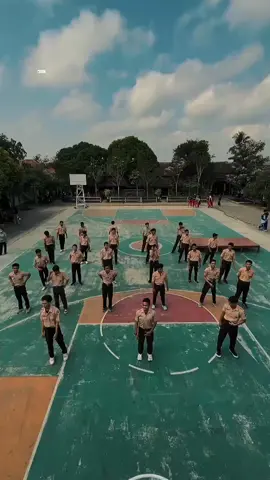 Membalas @san_skuy17 yok ajak teman binsik mu join trend ini! #senamkopasus #kopasus #jogetkopasus #kopasusindonesia #semogafyp #jaditni #casisbinsik #akmil #pelari #kowad #tniauindonesia #tniau #aau #casis #marinir #trend #fyp #renang 