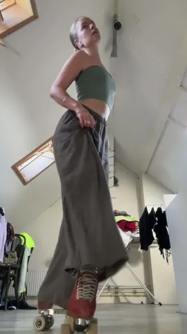 I always lipsync the one song I have on repeat for my skatesessions so now this is the only song I can use #surething