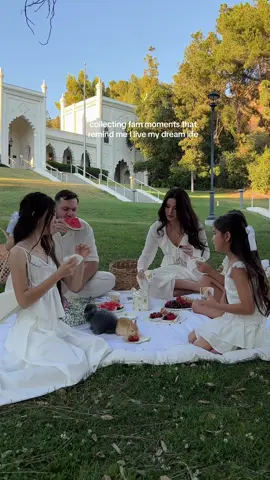 to show this to our grandchildren #familygoals #familytime #familylook 