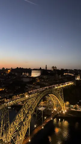 the most romantic city in the world！💚💚💚 #portugal #porto #citylife #nightcity #views_video 