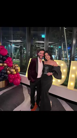 WE WON!! On Saturday I was honoured and humbled to accept the Australian  cupcake decorating artist of the year award. Thank you to the international judges and to all my supporters! What a journey this has been, I love and appreciate you all 🤍 #award #winner #australia #cupcake #awardsnight #trophy #blessed #bouquet #piping #love #judge #sydney #event #cake #event #worldfirst #piping 