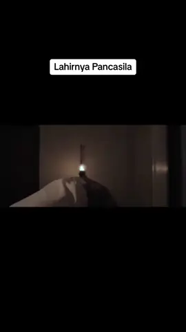 Petikan Film Soekarno 2013 tentang lahirnya PANCASILA yang mempersatukan orang- orang Indonesia dan menjadi dasar negara.  Film : Soekarno 2013 Sutradara: Hanung B Produksi : Dapur Film. #janganlupakansejarah  #jasmerah 