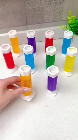 Toilet gel petal deodorization, and beautiful bathroom also fragrant, no odor, good bathroom.#Toilet cleaning gel#Toilet flower#