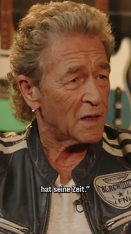 So wie es bei Tabaluga in einem Lied heißt „Alles im Leben hat seine Zeit.“ Diese Zeit ist gekommen, um uns von dieser Dimension zu verabschieden. Ich werde also ganz einfach keine zusammenhängende große Tournee mehr spielen. Das heißt nicht, dass ich von Musik Abschied nehme, ganz im Gegenteil. Ich glaube, ich werde nie darauf verzichten können und auch wollen. Aber in der Form wird das nicht mehr passieren.  #maffay #live #concert #tour #petermaffay #weloverocknroll #farewelltour 