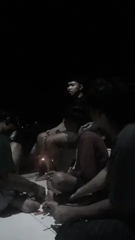 nongkrong di teras rumah nyanyi bareng canda candaan,ngesad berjamaah 😂 #culture #BigOntheSmallScreen  #fyp #sahabat 