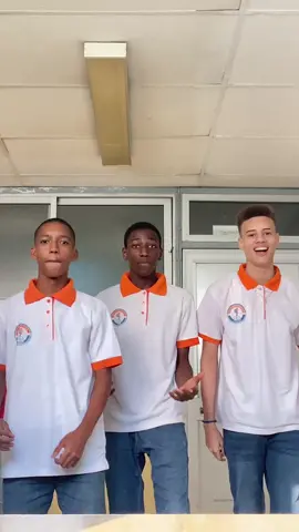 😂😂😂 melhor coisa que ser feliz com os verdadeiros n tem #amigos #angola🇦🇴portugal🇵🇹brasil🇧🇷 #felizes #dancinha 