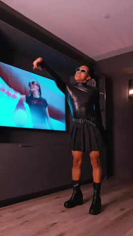 Back w another transition video 😈❤️ (dc: @Liam Maughan) #dojacat #paintthetownred 