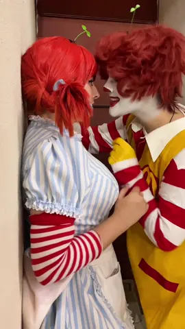 Ay~@mina_starliart #ronaldmcdonald #ronaldmcdonaldcosplay #mcdonalds #mcdonaldscosplay #wendys #wendyscosplay 