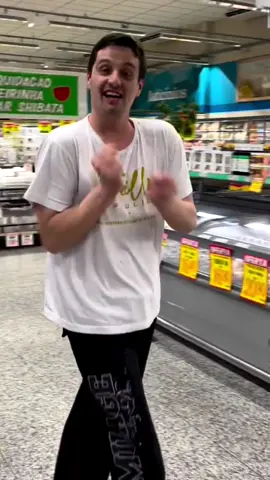 Diegão no supermercado 🏃🏻 #autismoadulto #inclusão #autista #autism #autismobrasil #autismobr #foryou #autismo @