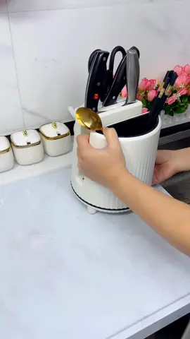 Ống đũa xoay tiện lợi #megiadung #dogiadungthongminh #dogiadungtienich #ongduaxoay #xh #tienich #dogiadungtienich #dodungnhabep 