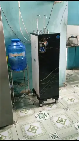 Dòng Máy Lọc Nước Nóng Lạnh Nguội Được Nhiều Gia Đình Lựa Chọn Karofi Livotec 628 10 Lõi. #huongdanthayloilocnuoc #karofimiennam #karofimiennam #karofihochiminh #LearnOnTikTok 