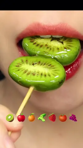 요즘 핫한 탕후루 올만에 먹으니까 존맛탱! Candied Fruit Tanghulu is the most popular food trend in Korea now! #탕후루 #탕후루먹방 #탕후루asmr  #입술계 #먹방asmr #emojichallenge #fruits #mukbang #fyp 