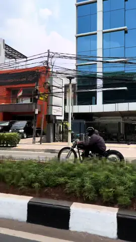 Meluncur 🚀 . . . . . #puresound #chopper #yamahasr400 #miyabichopper #motorcustom #fyp #sr400 #sr400custom 