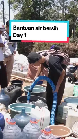 Pembagian bantuan air bersih dari SMK AL FALAH MOGA untuk warga yang berdampak kekeringan Day 1 #smkalfalah #smkalfalahmoga #kekeringan #bantuanairbersih #bantuanairmasyarakat #smkbisa #smkbisasmkhebat #masukberanda #fyp #fypシ #fypシ゚viral #fypdongggggggg 