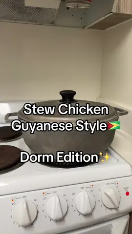 Guyanese Stew Chicken🇬🇾 the best! #cookwithme #dorm #college #miami #fiu #guyanese #guyana #fyp #foryou 