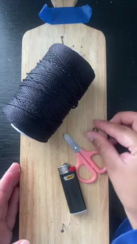 hagamos una pulsera edición hombre #boyfriend #pulcerasdehilo #hombrefeliz #tutorial #tiktok #pulceras #fyp #inspiracióndiaria #saludmental 