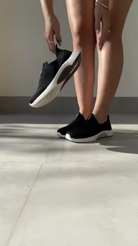 ⭐️Qual o seu preferido? Dois modelos de tênis meia mega confortáveis pra te acompanhar no dia a dia.  #modare #tênis #tenismeia #tenisconfortavel #tenispreto #fy #fyp 