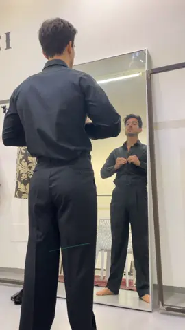 Another session of getting ready with papi, this time for @vogueitalia and @kikomilano during @milanfashionweek ✨ 👕 @sanandresmilano @co.mu.na.mx  #getreadywithme #getready #milanfashionweek #parisfashionweek #mfw #pfw #modellife #model #contentcreator #contentcreation #stylish #outfitinspiration #fashioninspo #fashionstyle #outfitstyle #fyp 