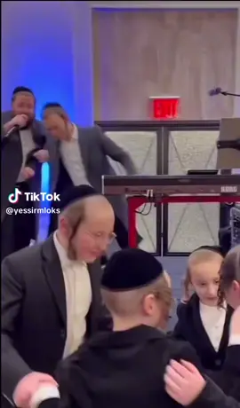 Jujujuuuiiifff 😂😂#jul #cachelabeuzvantladoine #parodie #jews #juif 