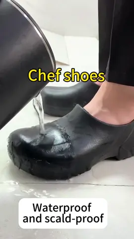 #workshoes #chefshoes #chefshoesforareason #shoes #nonslipshoes #oilproof #nonslipshoes #oilproofshoes #menshoes #kitchenshoes #kitchenshoesrocks😅 #waterproofshoes #antiscald #tending #foryou 