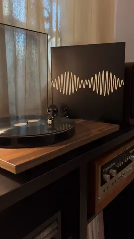 I Wanna Be Yours - Arctic Monkeys  #iwannabeyours #arcticmonkeys #amalbum #vinyl #record #vinylrecord #lp #ph #piringanhitam #recordcollection #vinylcollection #turntable #vintageaudio #vintagemarantz #marantz1150 #fyp #capcut 