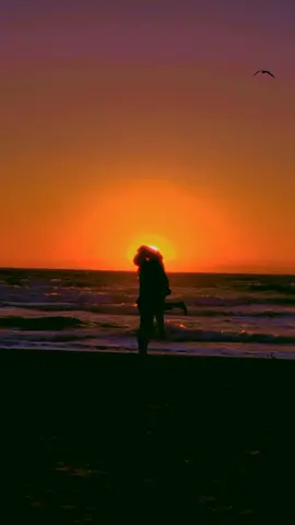 I want to spend every sunrise with you for the rest of my life ❤ . . . #couplegoals #trending #newbeginnings #Love #contentcreator #romantic #us #thingswedid #beach #sunrise #sunset #sea #couplebeach #hugs #kiss 