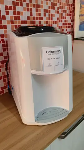 O Bebedouro Premium conta com um sistema eletrônico perfeito para garrafões de 10L ou 20L, garantindo água gelada sempre a sua disposição.  Não deixe sua saúde em segundo plano! Adquira agora seu bebedouro COLORMAQ😉 #calor #vendasonline #melhorpreco 